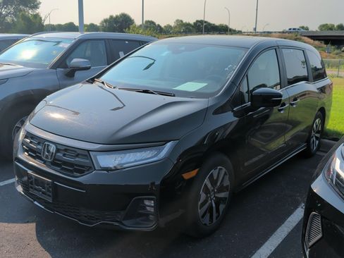 Used 2025 Honda Odyssey EX-L image 2