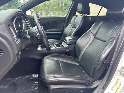 Used 2016 Dodge Charger R/T w/ Plus Group RWD image 10