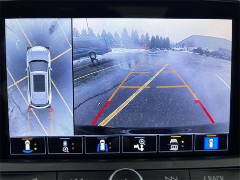 Used 2021 Chevrolet Blazer RS w/ Enhanced Convenience Package image 24