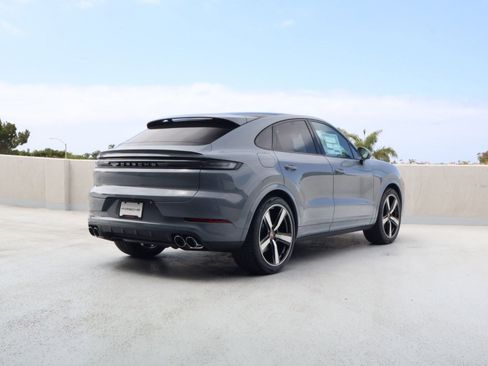 New 2026 Porsche Cayenne Coupe AWD/4WD image 9