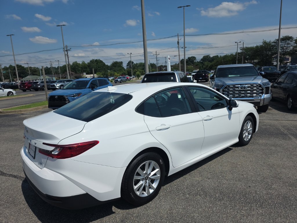 Used 2025 Toyota Camry LE FWD image 4