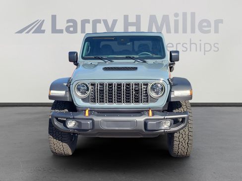 New 2025 Jeep Gladiator Mojave w/ Steel Bumper Group image 9