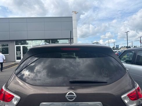 Used 2015 Nissan Pathfinder SL w/ SL Tech Package FWD image 8