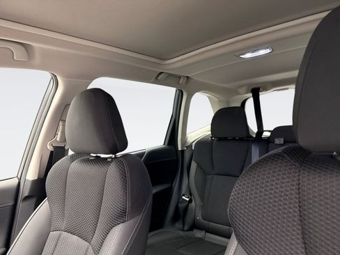 Used 2022 Subaru Forester Premium w/ Popular Package #2 AWD/4WD image 9