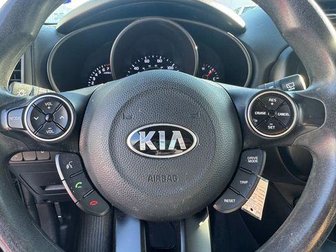 Used 2019 Kia Soul FWD image 31