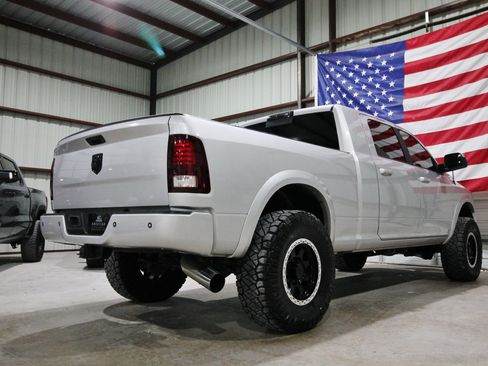 Used 2018 RAM 2500 Laramie w/ Sport Appearance Group AWD/4WD image 11