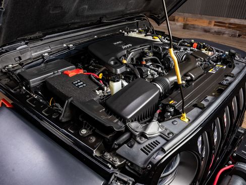 Used 2021 Jeep Wrangler Unlimited Rubicon image 42