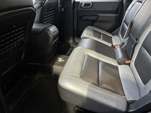 Used 2023 Ford Bronco Big Bend w/ Sasquatch Package image 16