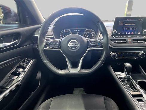 Used 2022 Nissan Altima 2.5 SV w/ SV Premium Package FWD image 10