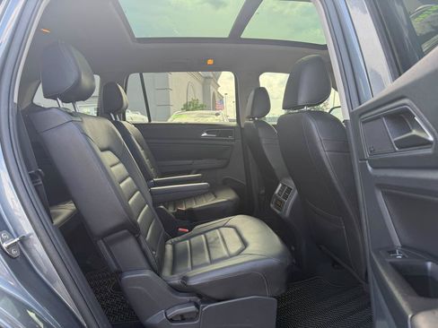 Used 2019 Volkswagen Atlas SEL Premium AWD/4WD image 16