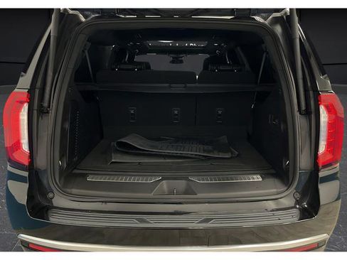 Used 2023 GMC Yukon XL Denali image 29