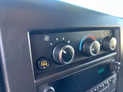 Used 2020 Chevrolet Express 2500 w/ Driver Convenience Package image 16