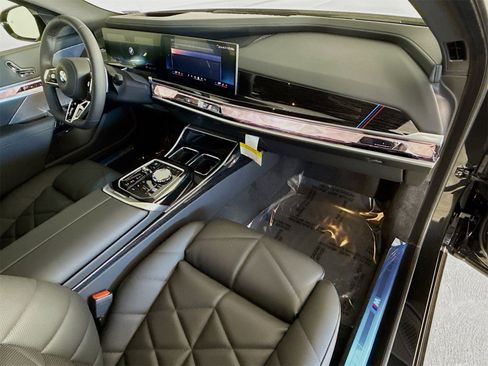 New 2026 BMW 740i image 31