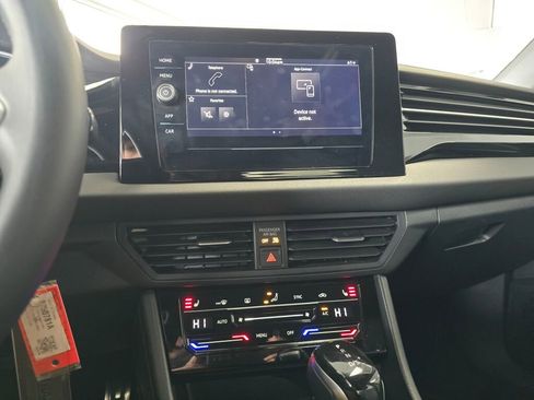 Used 2025 Volkswagen Jetta Sport image 30