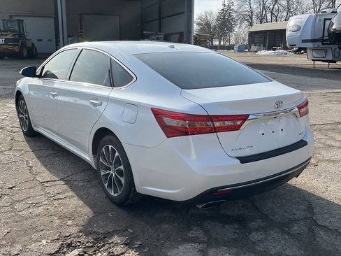 Used 2017 Toyota Avalon XLE Premium image 7