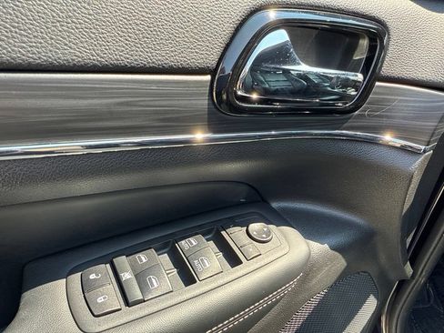 Used 2021 Jeep Grand Cherokee Limited w/ Quick Order Package 28K 80th AWD/4WD image 22