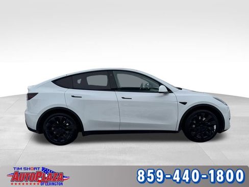 Used 2022 Tesla Model Y Long Range image 6