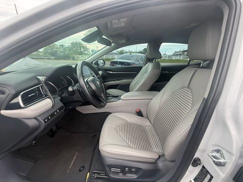 Used 2023 Toyota Camry SE image 12