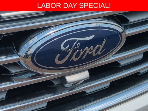 Used 2022 Ford Edge Titanium w/ Equipment Group 301A AWD/4WD image 11