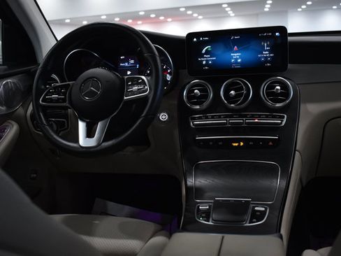 Used 2020 Mercedes-Benz GLC 300 4MATIC image 17
