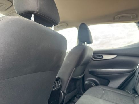 Used 2022 Nissan Rogue Sport S FWD image 34