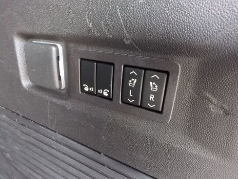 Used 2023 GMC Yukon Denali AWD/4WD image 36