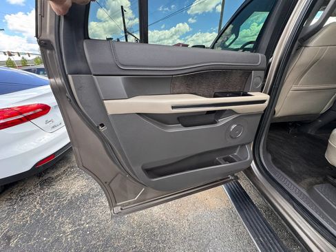 Used 2018 Ford Expedition Max Limited w/ Equipment Group 302A AWD/4WD image 20