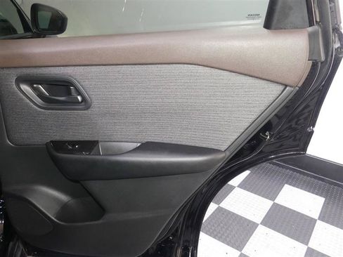 Used 2023 Nissan Rogue S FWD image 26