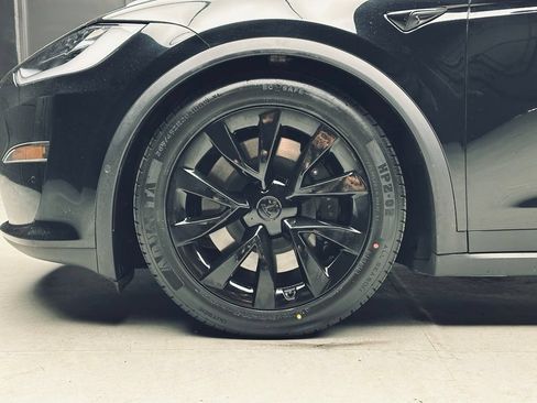 Used 2023 Tesla Model X AWD/4WD image 37