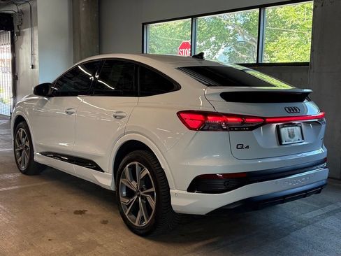 Used 2023 Audi Q4 e-tron Premium Plus w/ Premium Plus AWD/4WD image 3