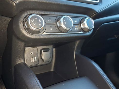 Certified 2023 Nissan Versa S w/ Trunk Package image 17