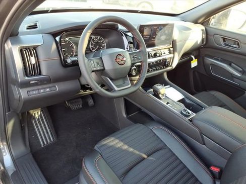 New 2026 Nissan Pathfinder SV image 10