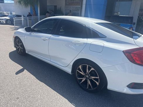 Used 2019 Honda Civic Sport image 4