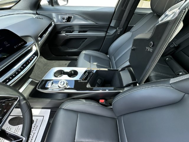 Used 2024 Cadillac Lyriq Tech w/ Driver Assist Package AWD/4WD image 27