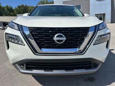 Used 2023 Nissan Rogue SL image 2