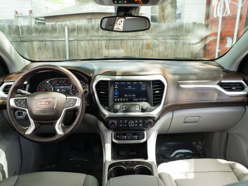 Used 2023 GMC Acadia SLT w/ Preferred Package AWD/4WD image 19