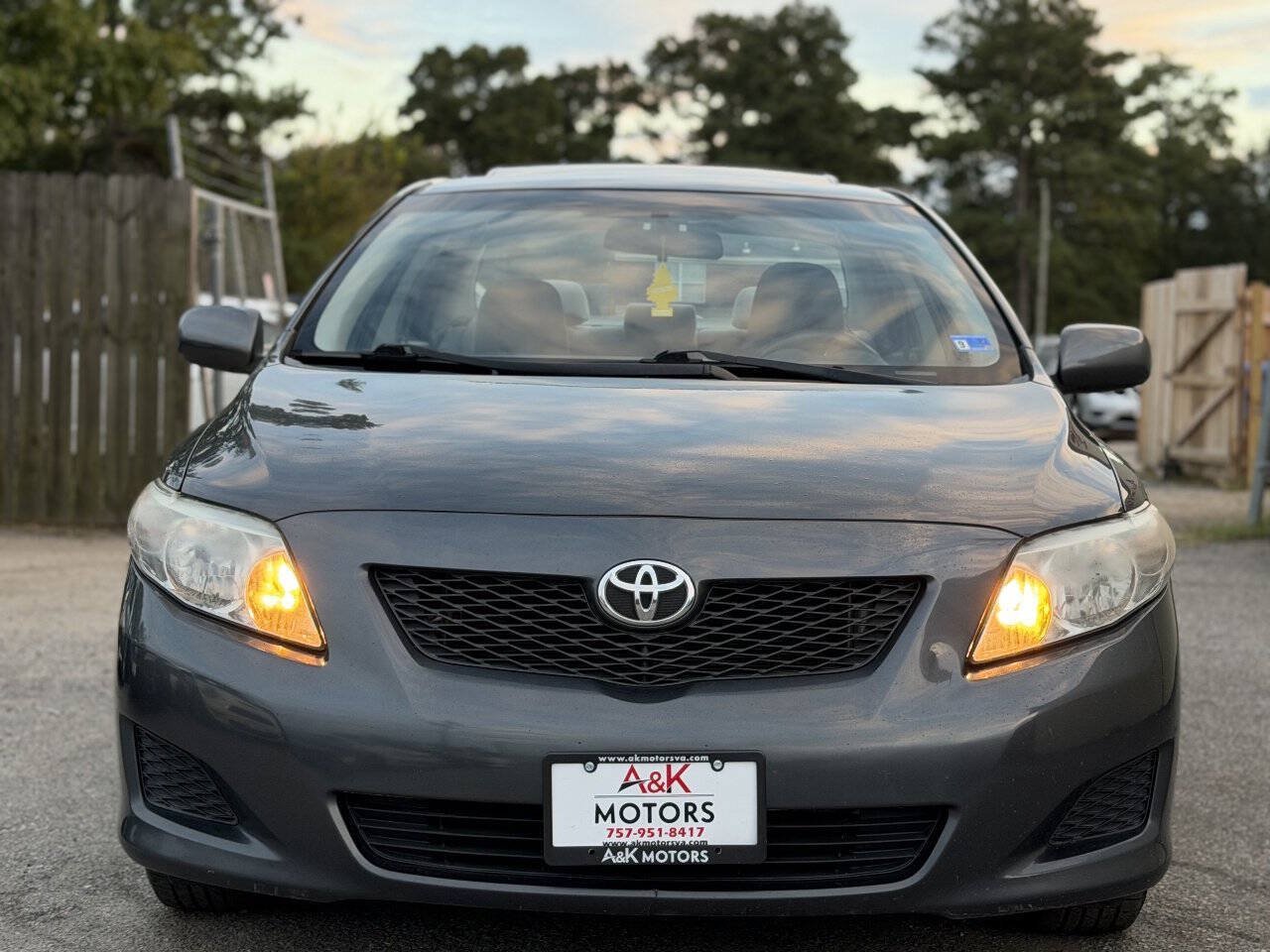 Used 2009 Toyota Corolla LE FWD image 3