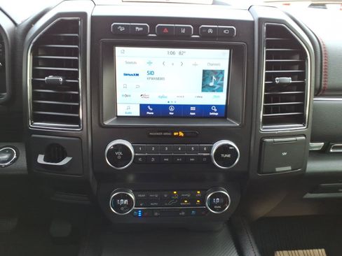 Used 2021 Ford Expedition Max Limited AWD/4WD image 18