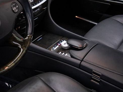 Used 2009 Mercedes-Benz CL 550 4MATIC image 11