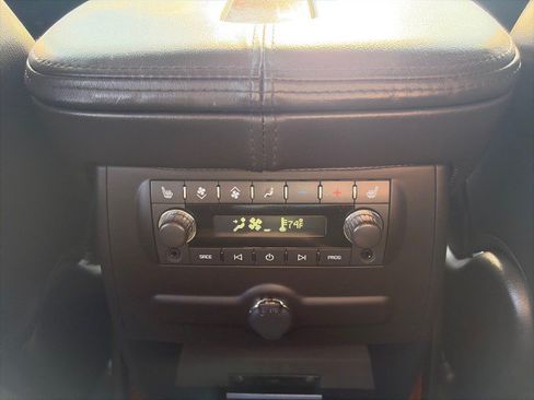 Used 2007 Cadillac Escalade AWD w/ Information Package image 24