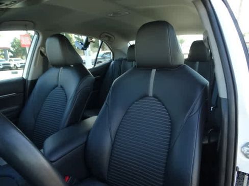 Certified 2022 Toyota Camry SE image 18