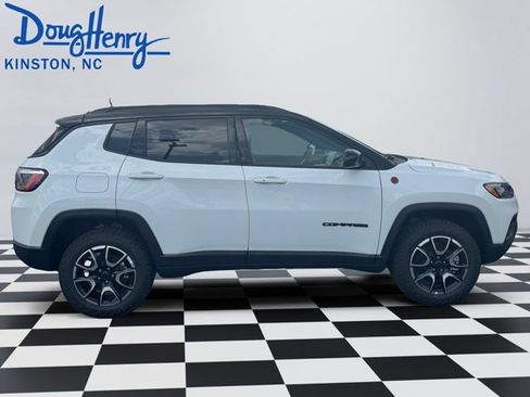 New 2026 Jeep Compass Trailhawk w/ Sun, Sound & Navigation Group AWD/4WD image 6