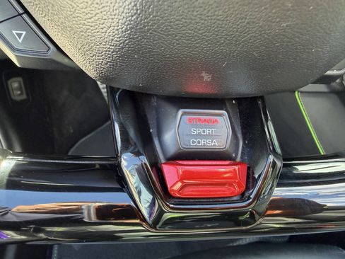 Used 2020 Lamborghini Huracan EVO image 35