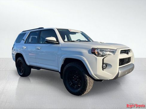 Certified 2023 Toyota 4Runner TRD Off-Road Premium AWD/4WD image 9