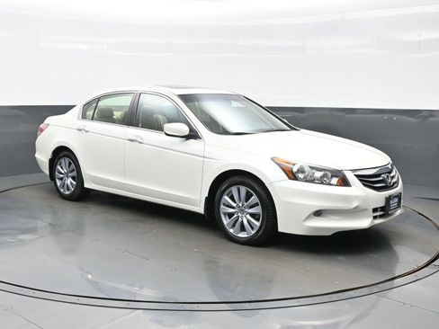 Used 2011 Honda Accord EX-L image 8
