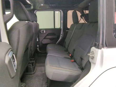 Used 2024 Jeep Wrangler Unlimited Sahara AWD/4WD image 14