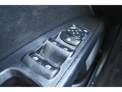 Used 2020 Ford Fusion SE image 19