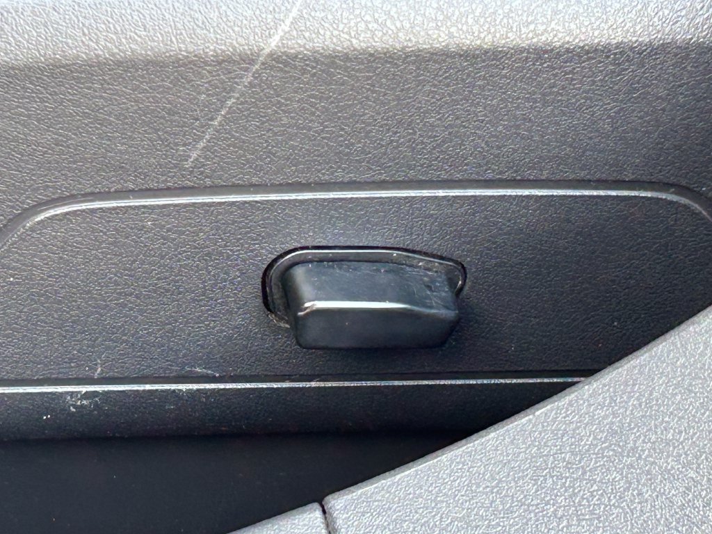 Used 2016 Jeep Compass High Altitude FWD image 22