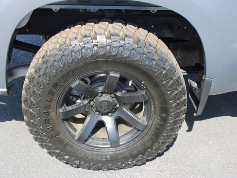 Used 2020 Chevrolet Silverado 1500 LT w/ Texas Edition AWD/4WD image 27