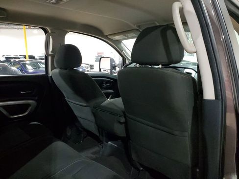 Used 2017 Nissan Titan SV AWD/4WD image 19